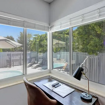 By Las Olas Bl, Pool, Parking, Remodeled & Central Fort Lauderdale Exterior photo