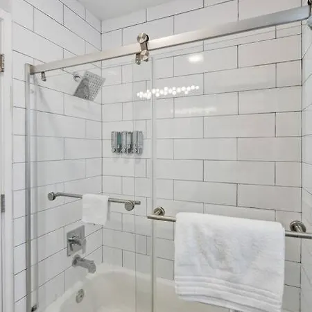 By Las Olas Bl, Pool, Parking, Remodeled & Central Fort Lauderdale Exterior photo
