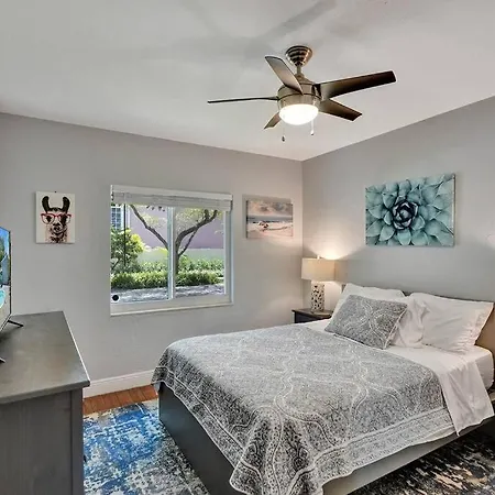 By Las Olas Bl, Pool, Parking, Remodeled & Central Fort Lauderdale Exterior photo