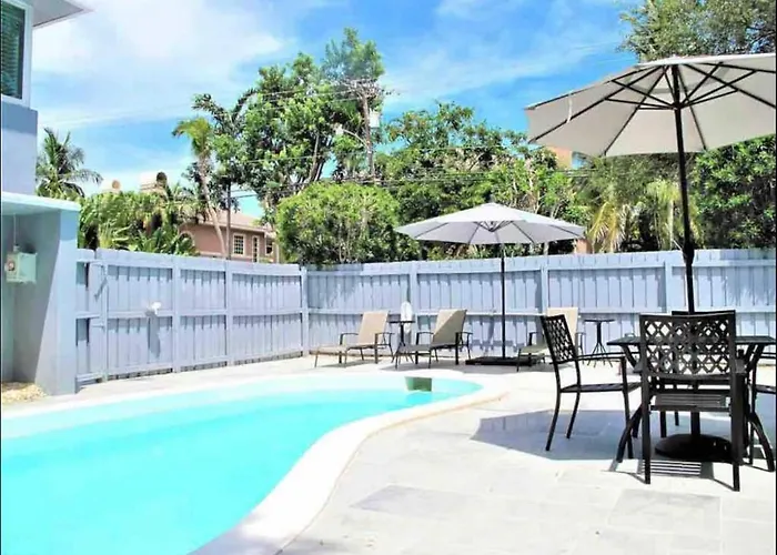 By Las Olas Bl, Pool, Parking, Remodeled & Central